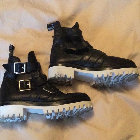 Moschino Combat boots with cutouts - Picture 4 of 9